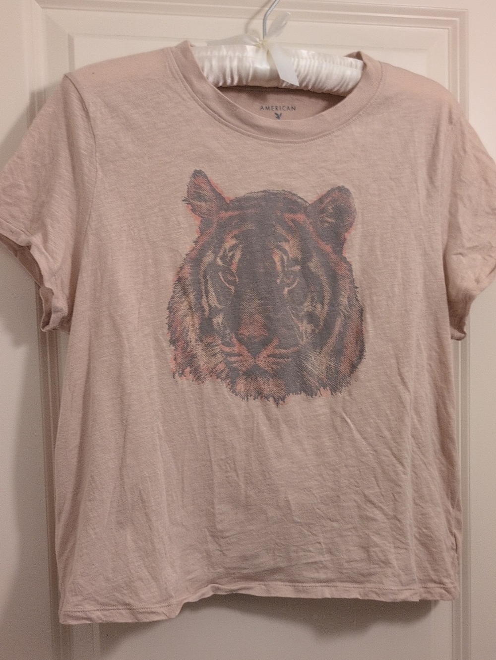 American Eagle Boxy Cropped Tiger Graphic Tee 100% Cotton, Light Pink/Beige